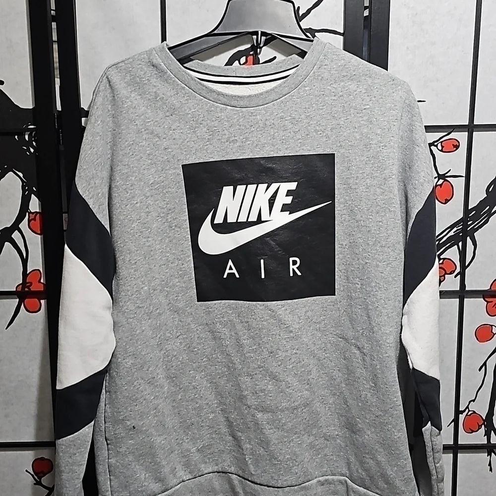 Nike Air Gray Pullover Sweater Size Large